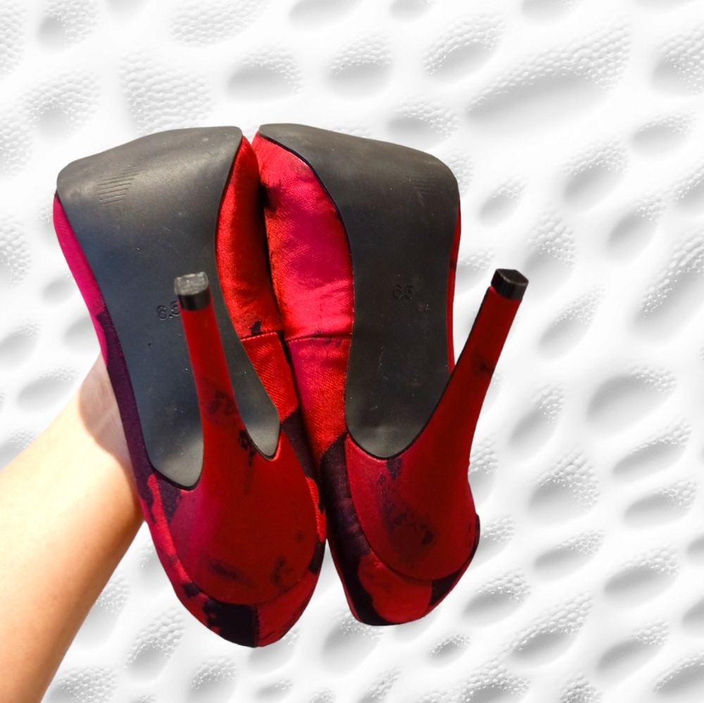 Le Château Women's Stiletto Heel Satin Pumps Red - Picture 14 of 16